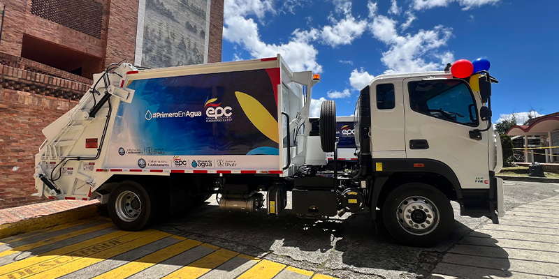 EPC y el municipio de Útica modernizan la gestión de residuos con la adquisición de un vehículo compactador