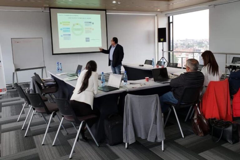 44987662_1973116949431097_1845981565205610496_n-960x640